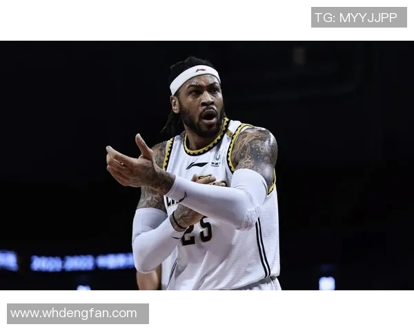 莫兰德用一记劈扣拿到辽宁男篮本赛季第一分